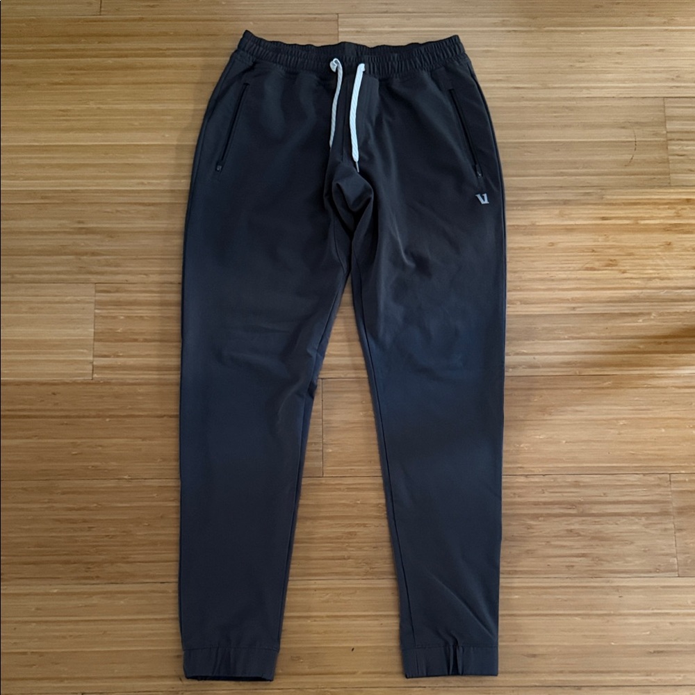 Vuori Transit Jogger in Dark Gray, Small
